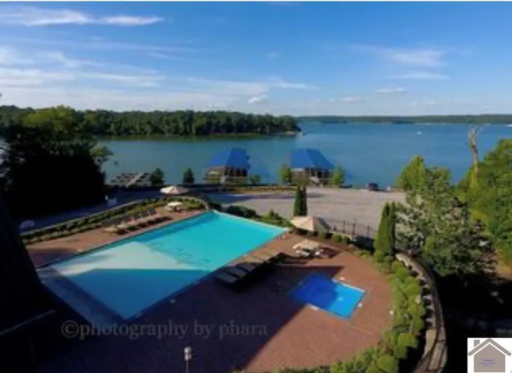 157 Deepwood Drive Murray KY 42071