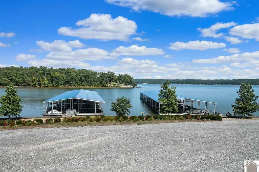 157 Deepwood Drive Murray KY 42071