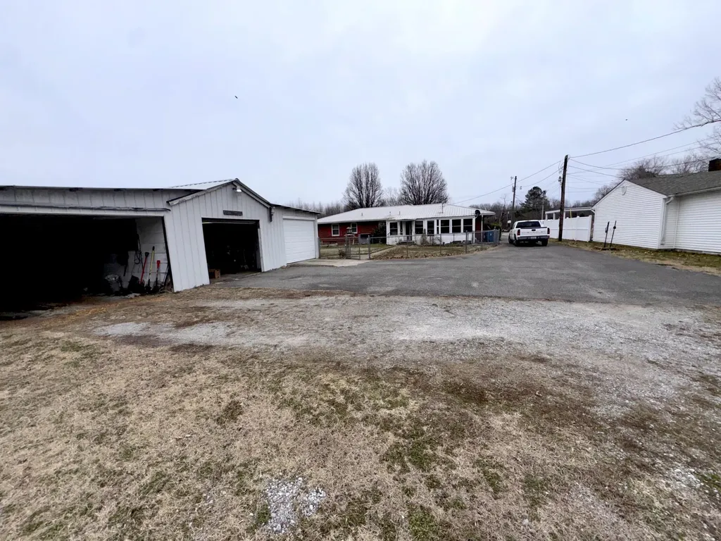 1549 Husband Road Paducah KY 42003