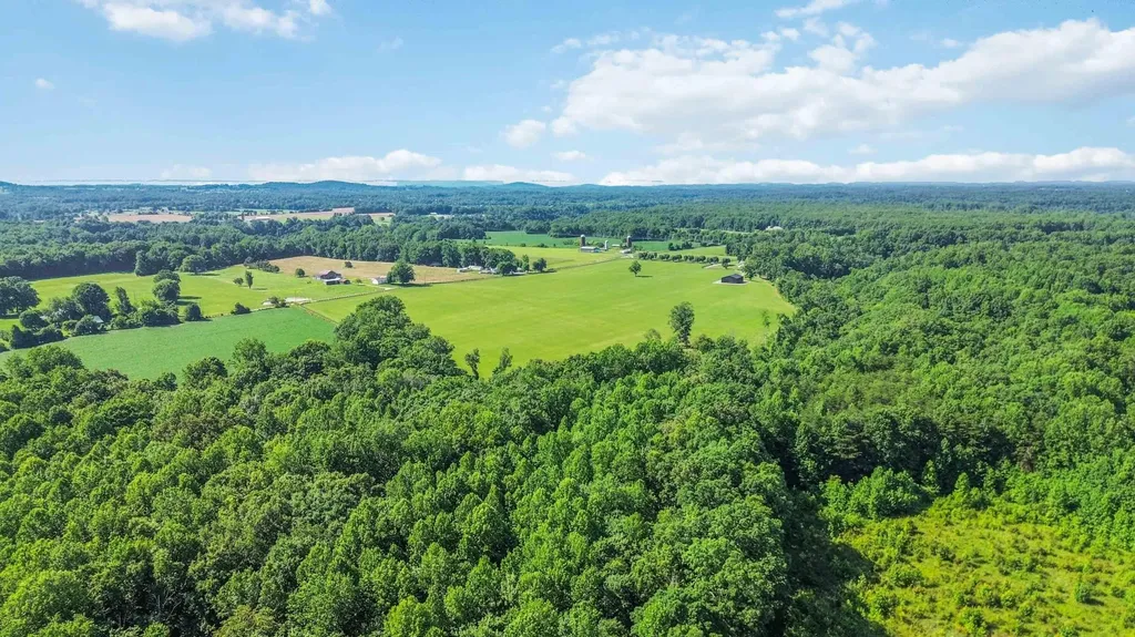 15 Flatwoods Road Nancy KY 42544