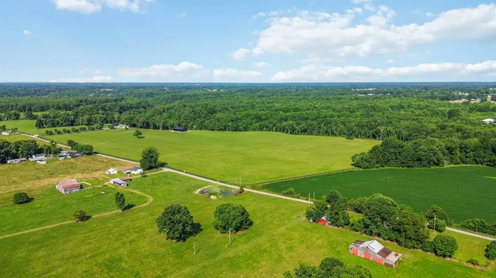 15 Flatwoods Road Nancy KY 42544