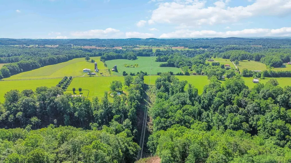 15 Flatwoods Road Nancy KY 42544