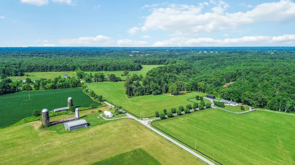 15 Flatwoods Road Nancy KY 42544