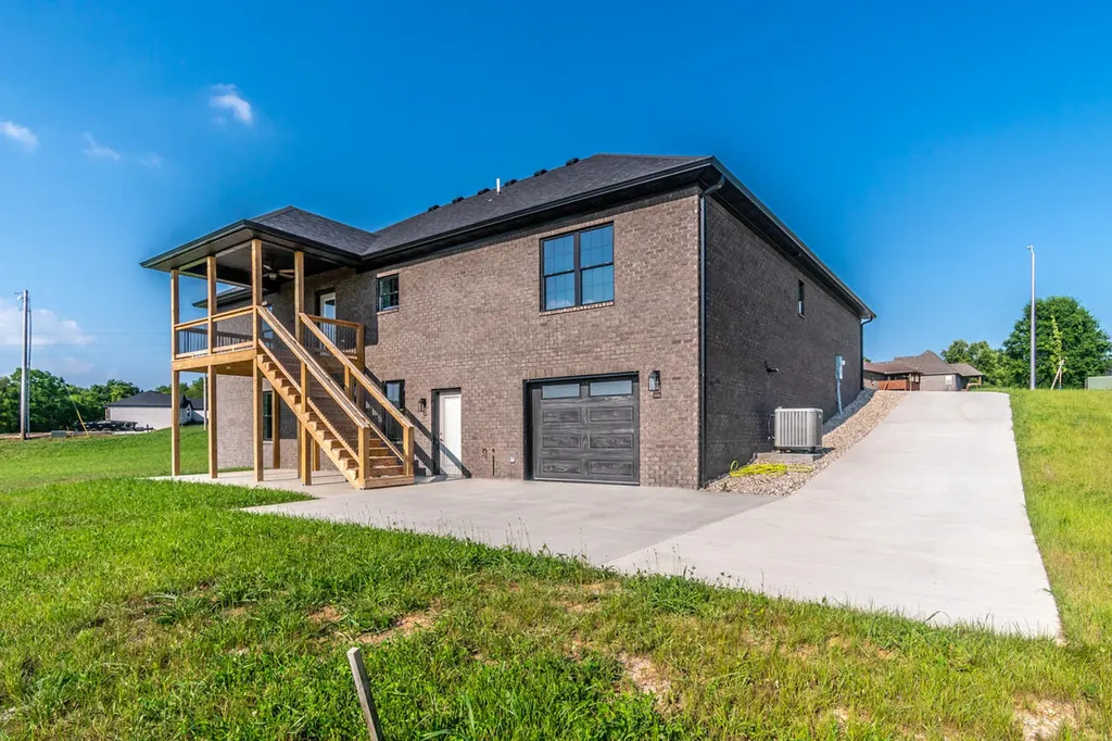 181 Central Park Avenue Berea KY 40403