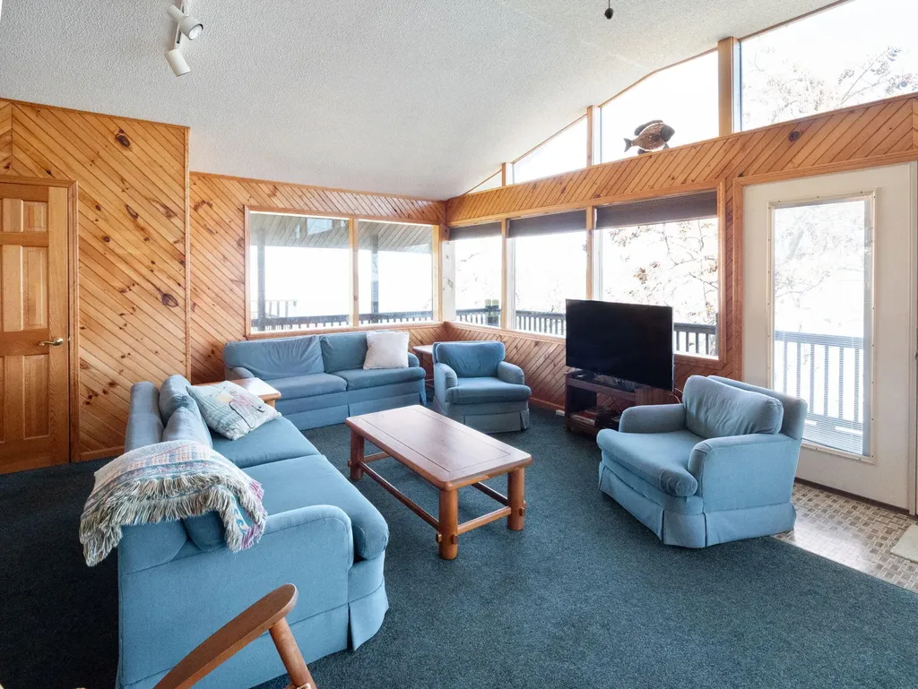 62 Lakeshore Drive New Concord KY 42076