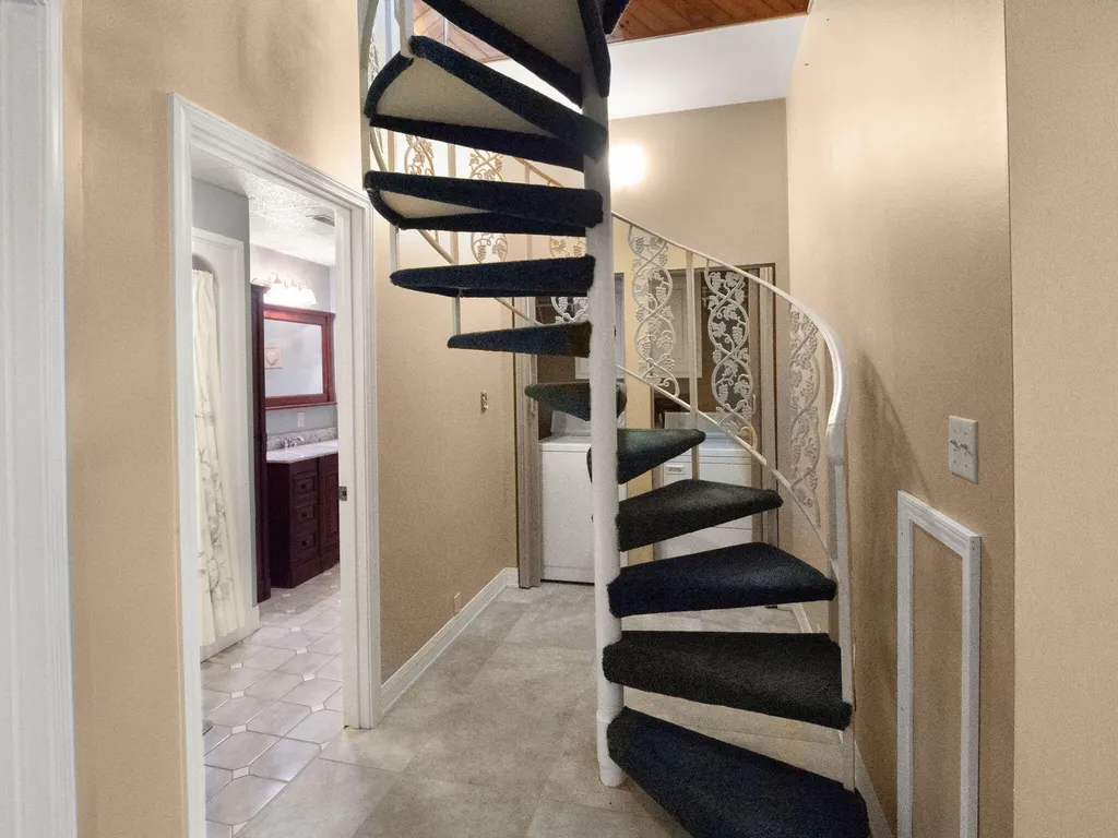 62 Lakeshore Drive New Concord KY 42076