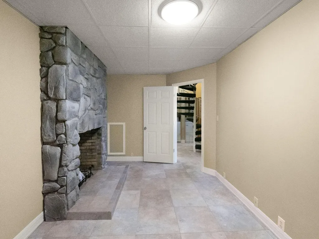 62 Lakeshore Drive New Concord KY 42076