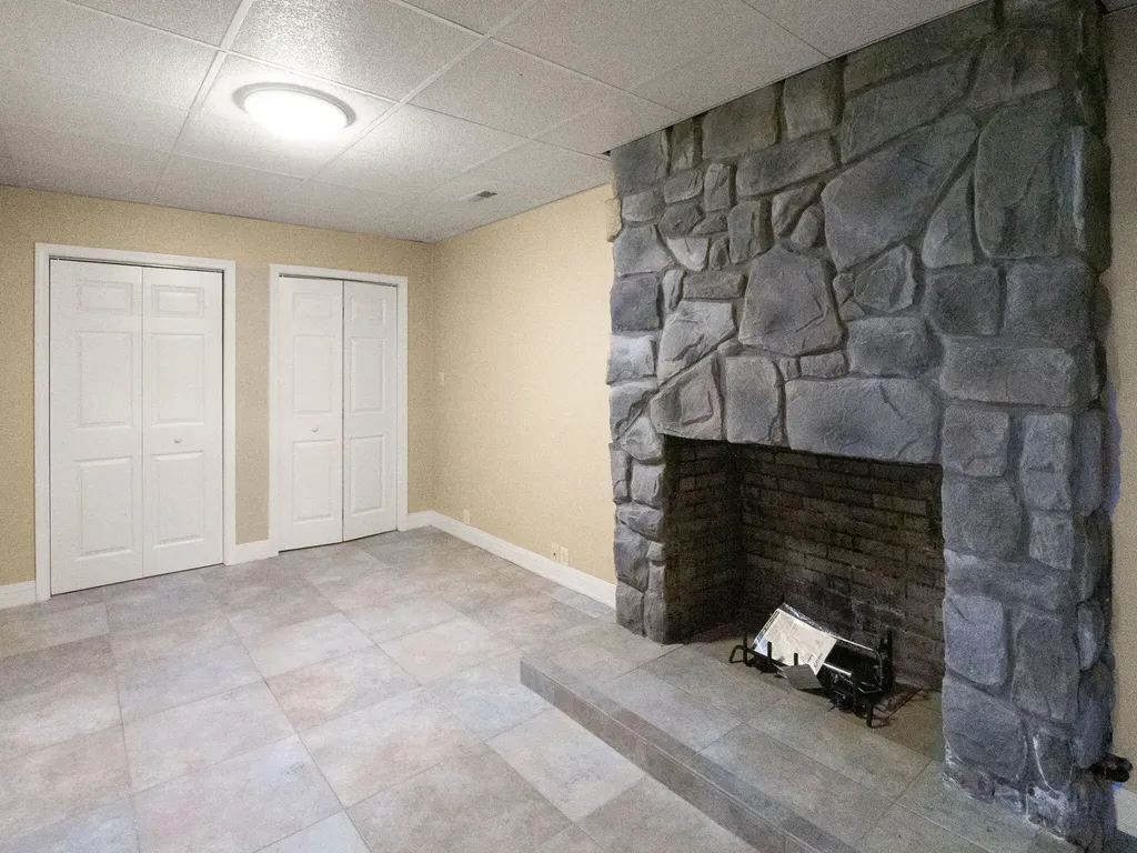 62 Lakeshore Drive New Concord KY 42076