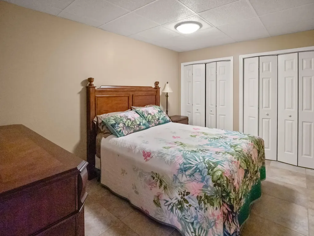 62 Lakeshore Drive New Concord KY 42076
