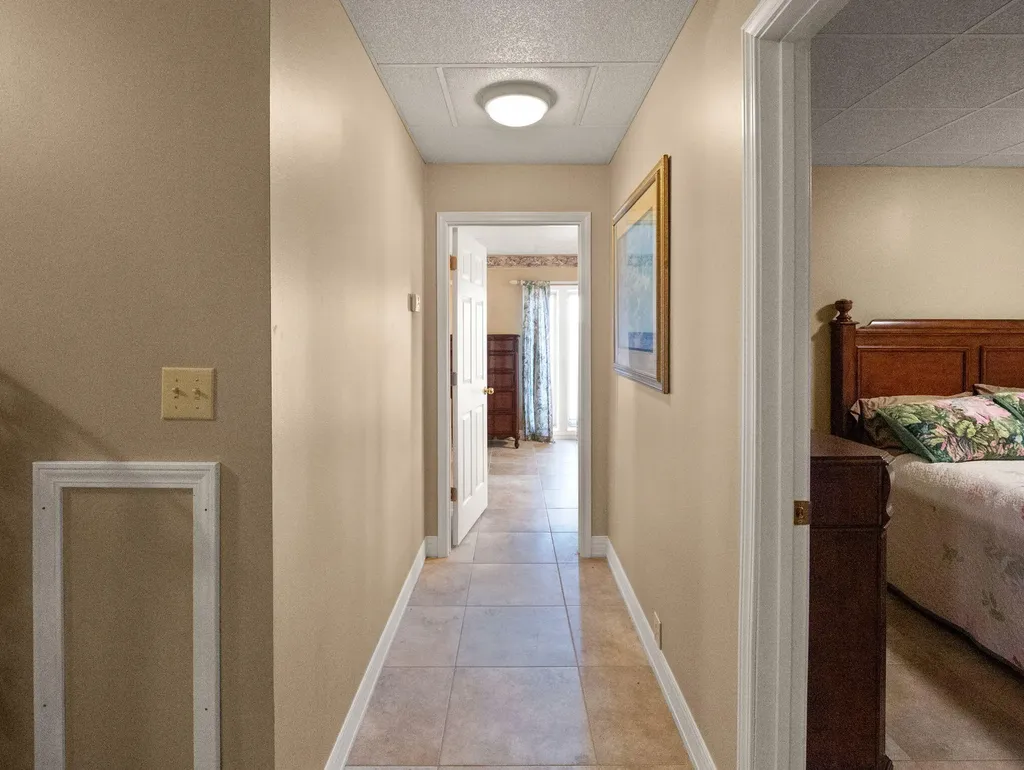 62 Lakeshore Drive New Concord KY 42076