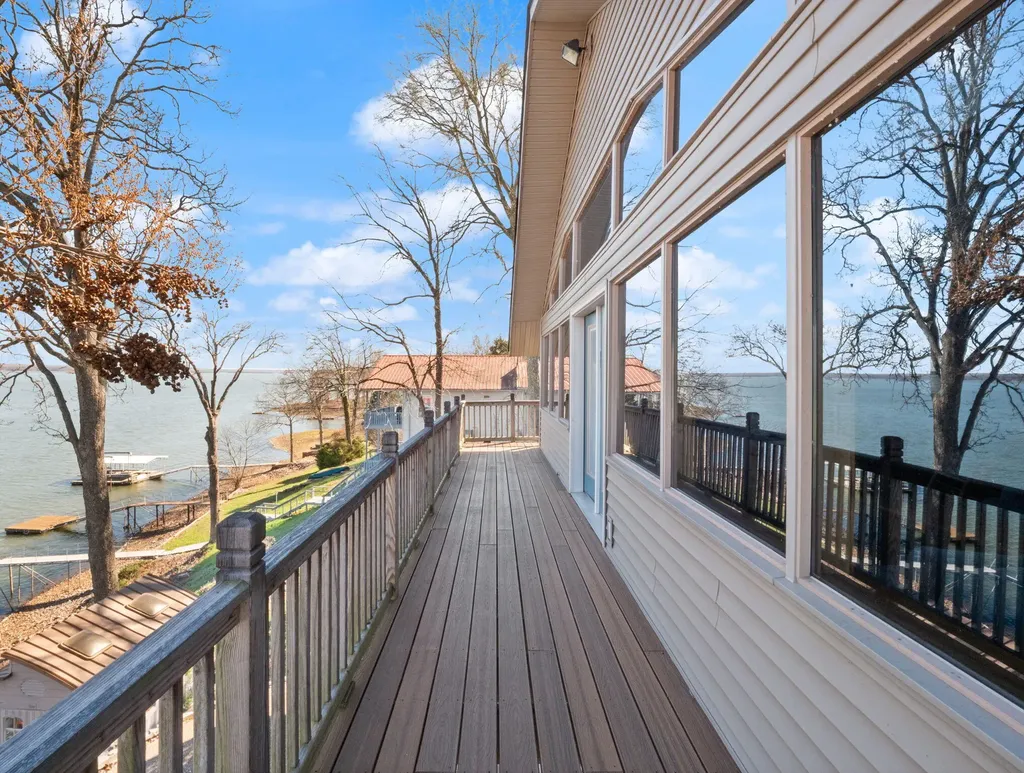 62 Lakeshore Drive New Concord KY 42076