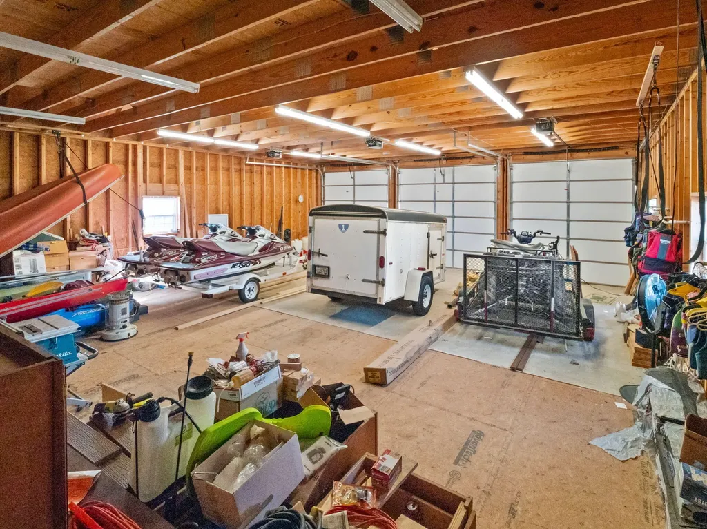 62 Lakeshore Drive New Concord KY 42076