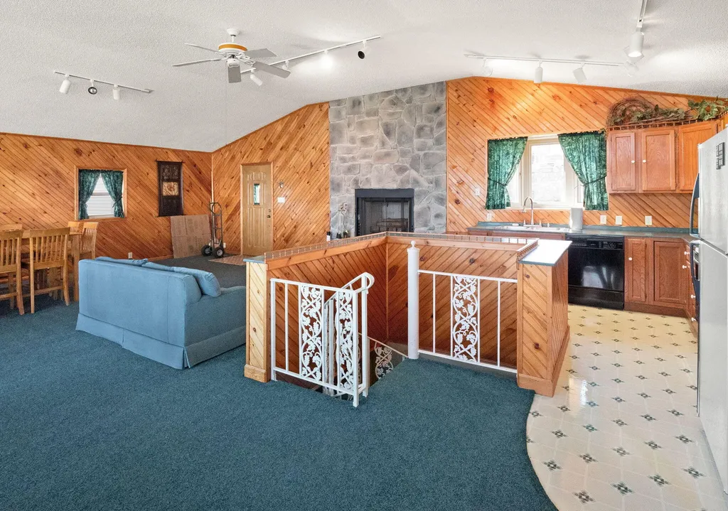 62 Lakeshore Drive New Concord KY 42076