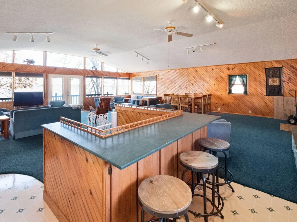 62 Lakeshore Drive New Concord KY 42076