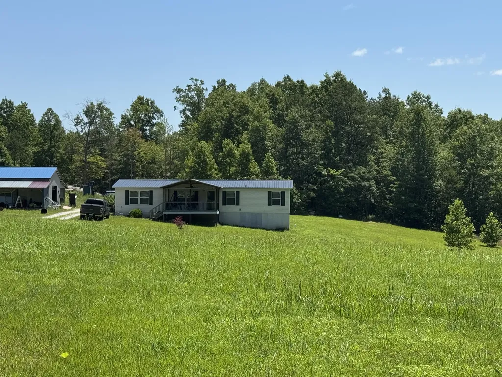 281 E Branch East Bernstadt KY 40729