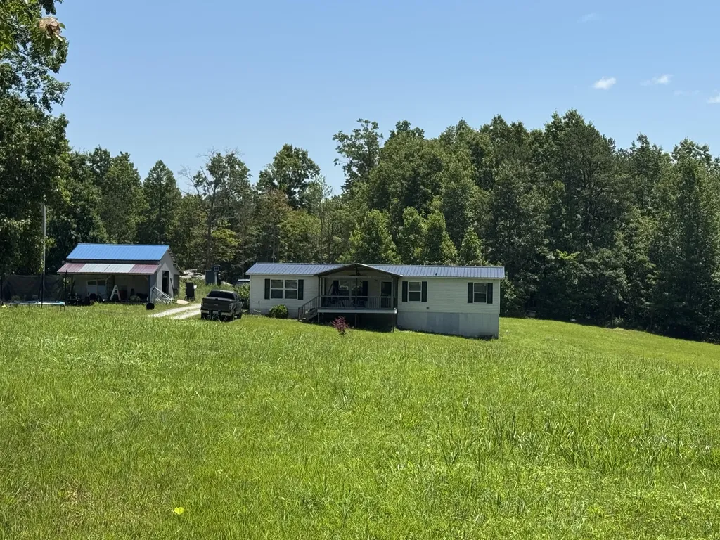 281 E Branch East Bernstadt KY 40729