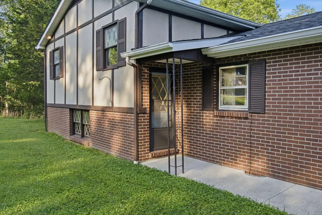 70 Resurrection Road Beattyville KY 41311
