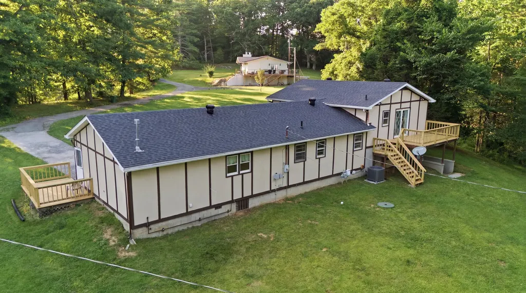 70 Resurrection Road Beattyville KY 41311