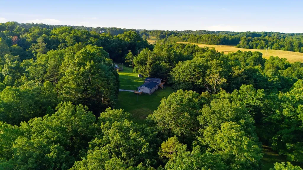 70 Resurrection Road Beattyville KY 41311