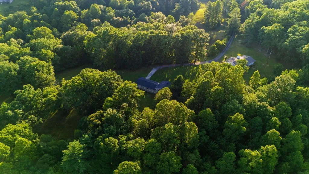 70 Resurrection Road Beattyville KY 41311
