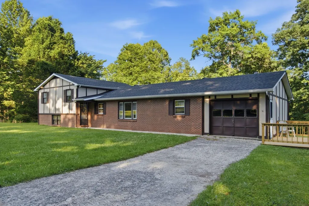 70 Resurrection Road Beattyville KY 41311