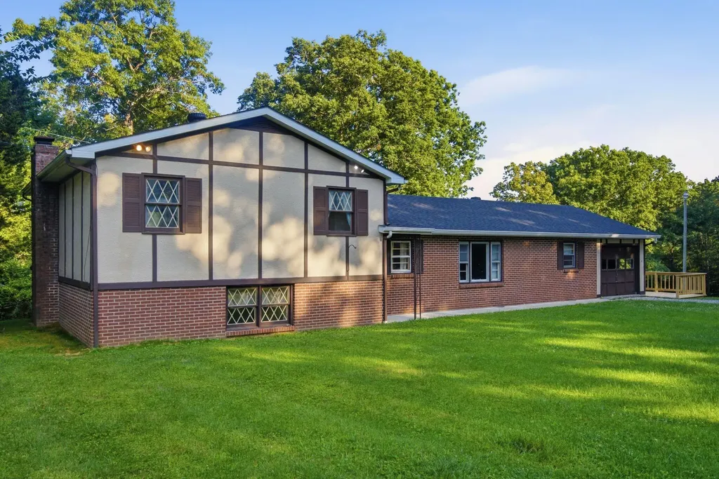 70 Resurrection Road Beattyville KY 41311