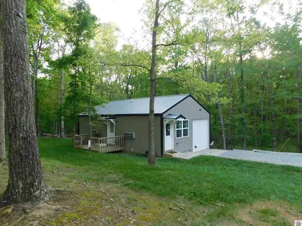 92 Clara Lane Benton KY 42025