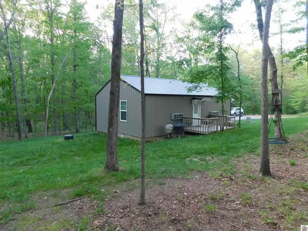 92 Clara Lane Benton KY 42025