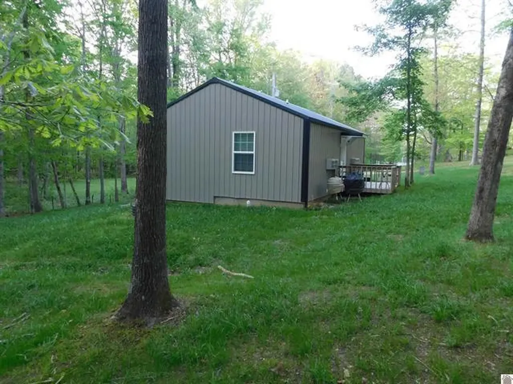 92 Clara Lane Benton KY 42025