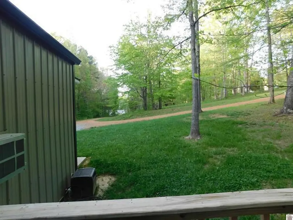 92 Clara Lane Benton KY 42025