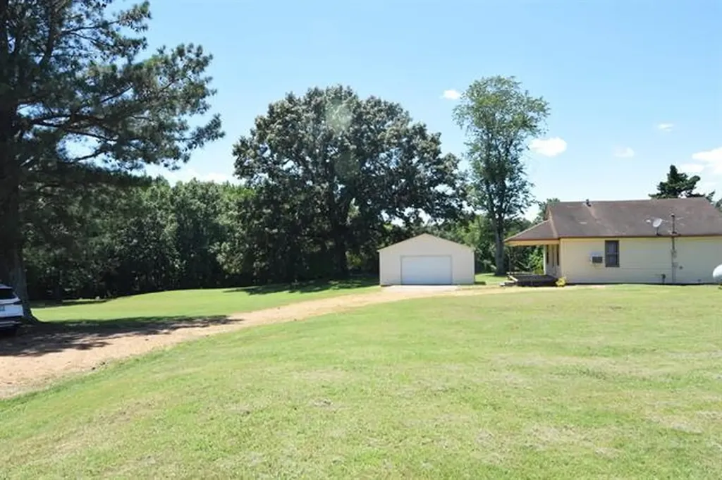 648 S County Line Road Mayfield KY 42066