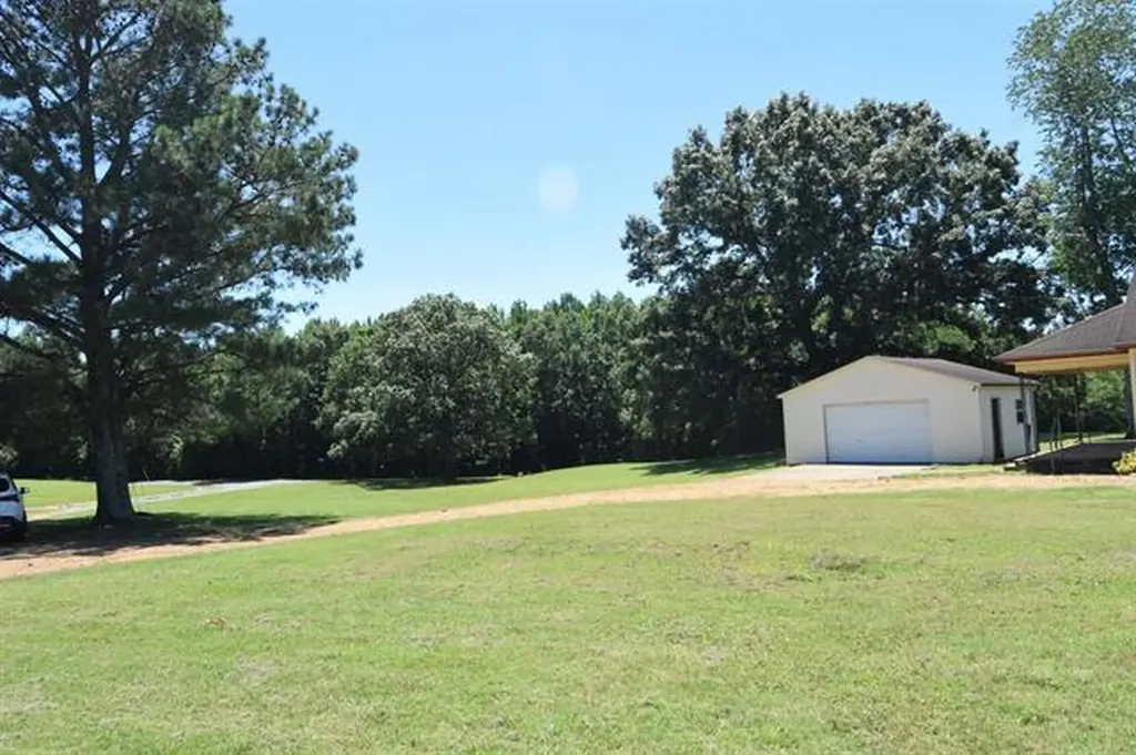 648 S County Line Road Mayfield KY 42066