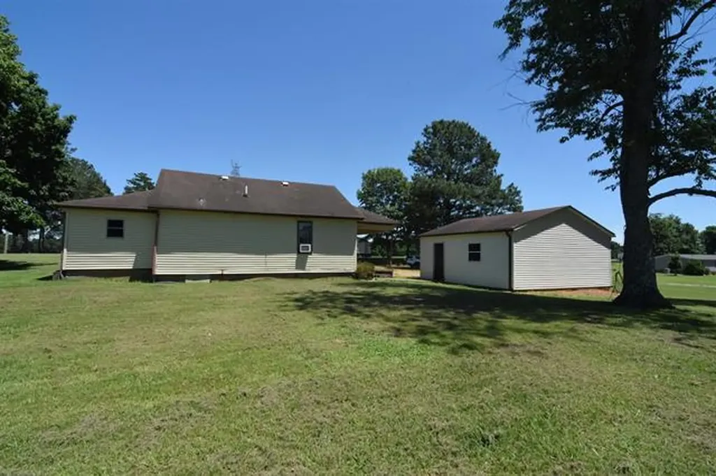 648 S County Line Road Mayfield KY 42066