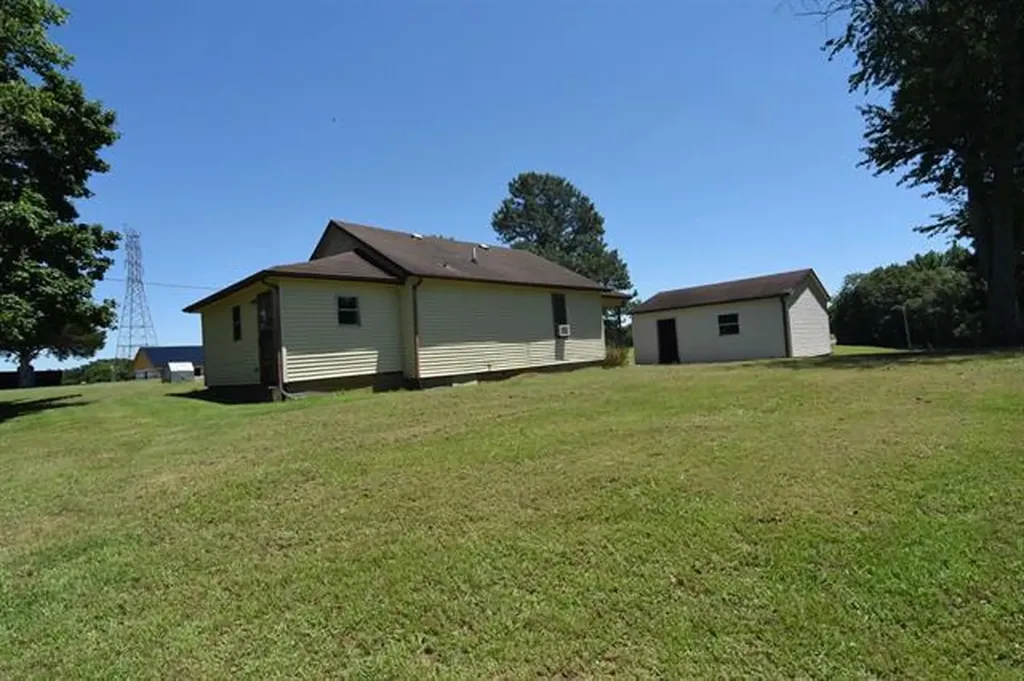 648 S County Line Road Mayfield KY 42066