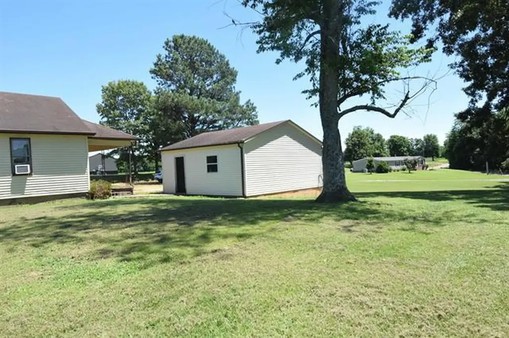 648 S County Line Road Mayfield KY 42066