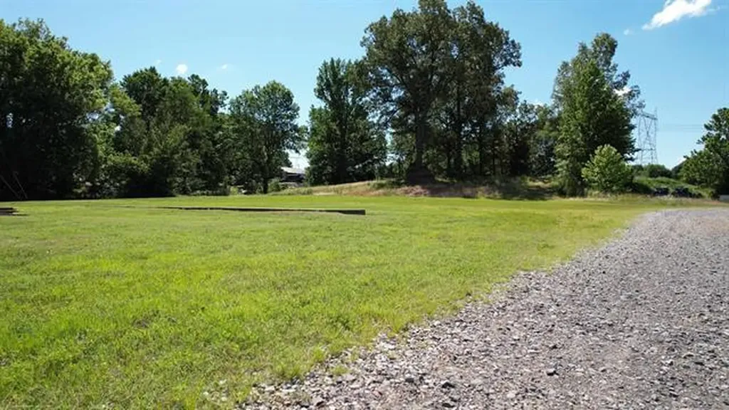 8975 Us-62 Calvert City KY 42029