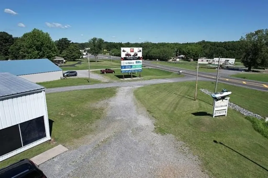 8975 Us-62 Calvert City KY 42029