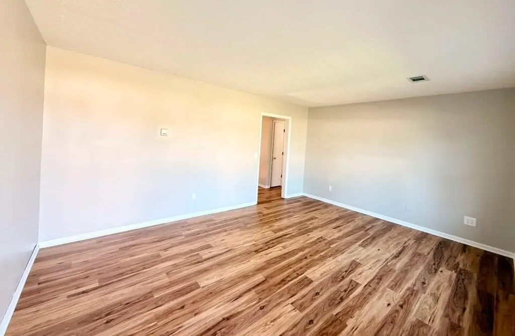 220 Azalea Harrodsburg KY 40330