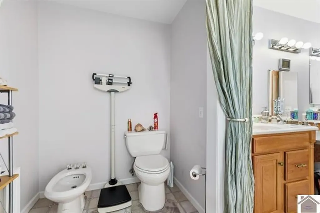 803 N State Route 810 Kuttawa KY 42055