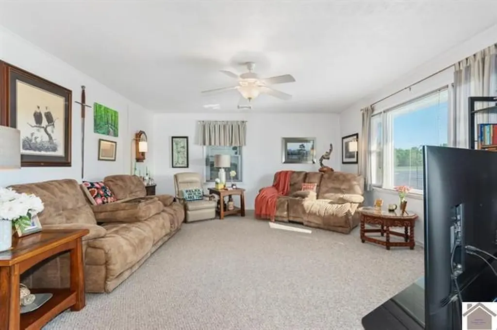 803 N State Route 810 Kuttawa KY 42055