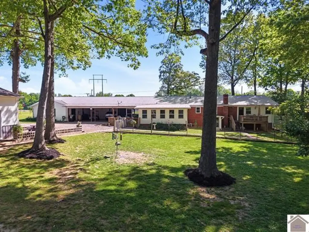 803 N State Route 810 Kuttawa KY 42055