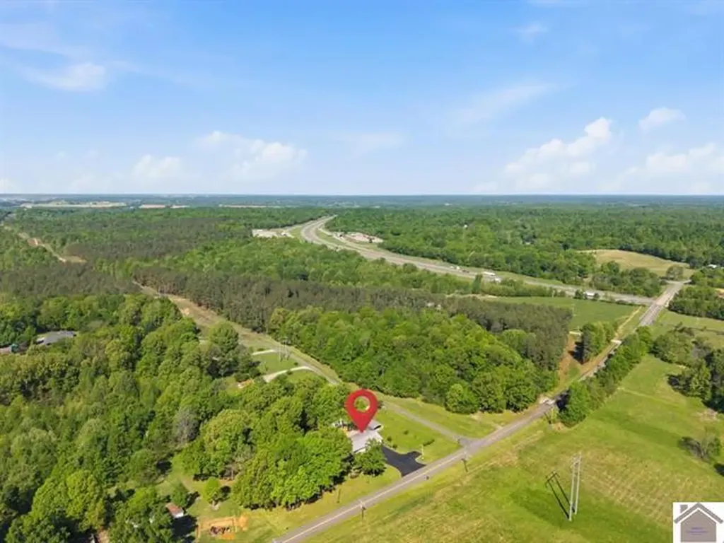 803 N State Route 810 Kuttawa KY 42055