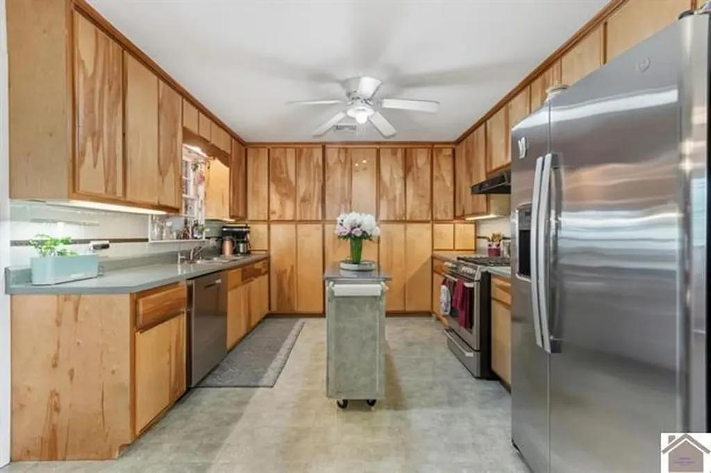 803 N State Route 810 Kuttawa KY 42055