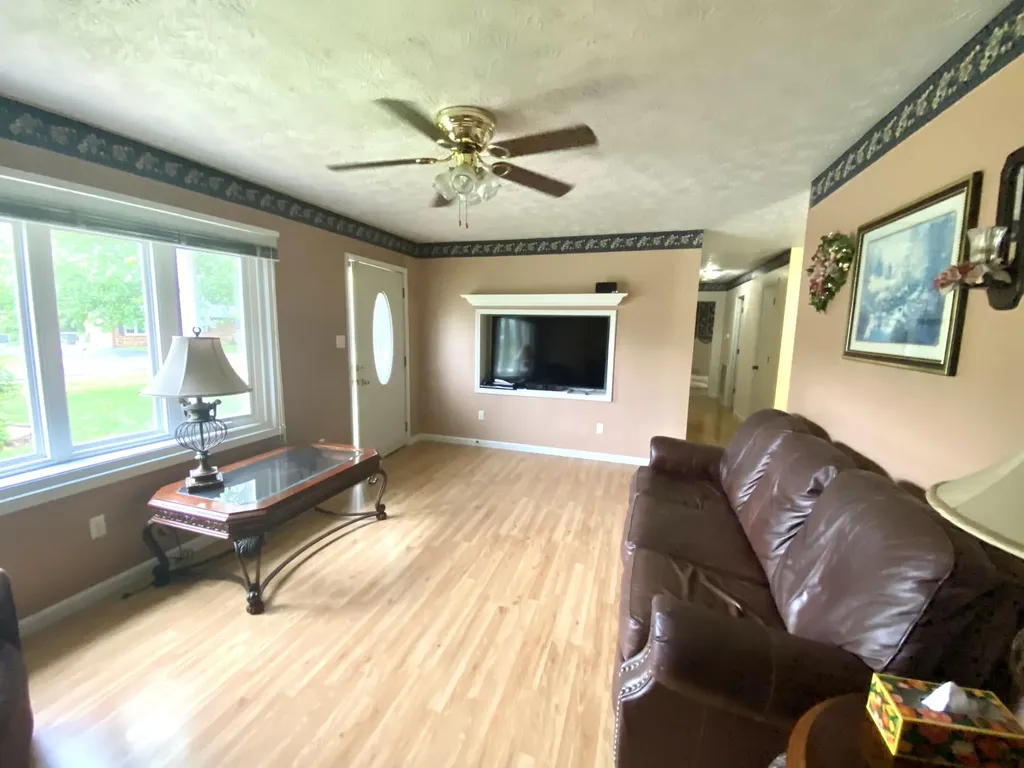 156 Heather Lane Ledbetter KY 42058