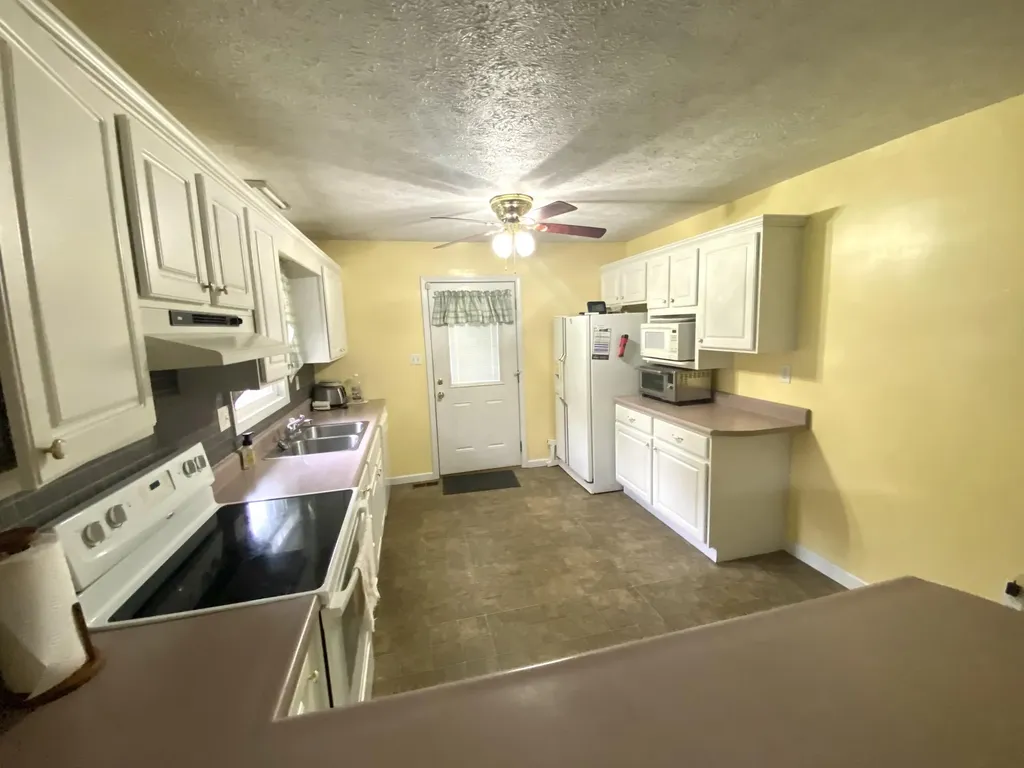 156 Heather Lane Ledbetter KY 42058