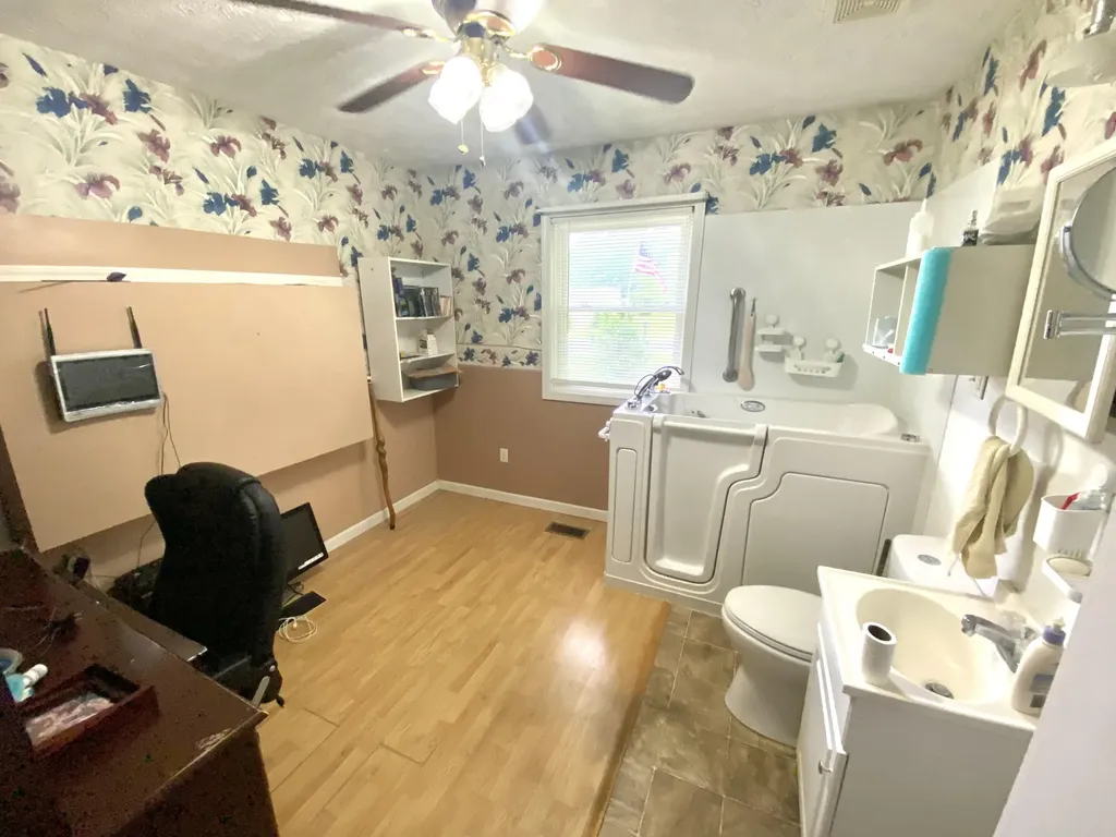 156 Heather Lane Ledbetter KY 42058