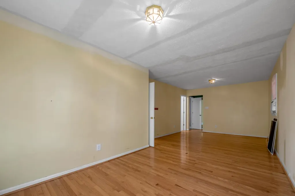 184 E Tiverton Way Lexington KY 40517