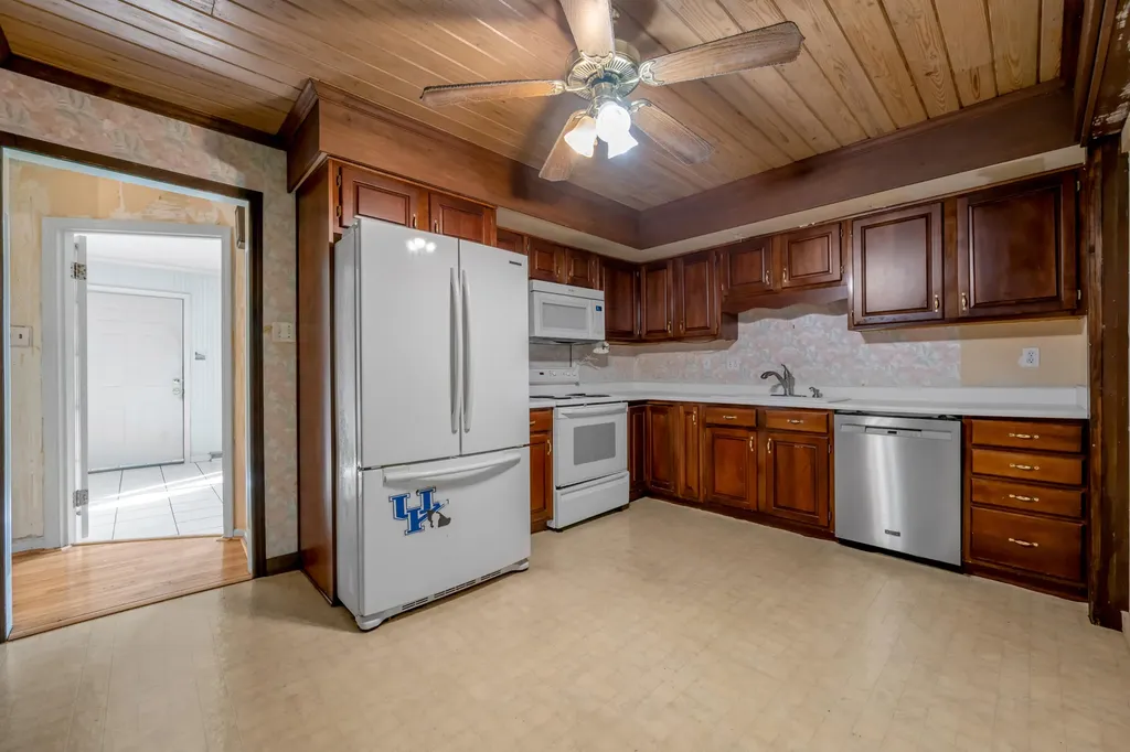 184 E Tiverton Way Lexington KY 40517