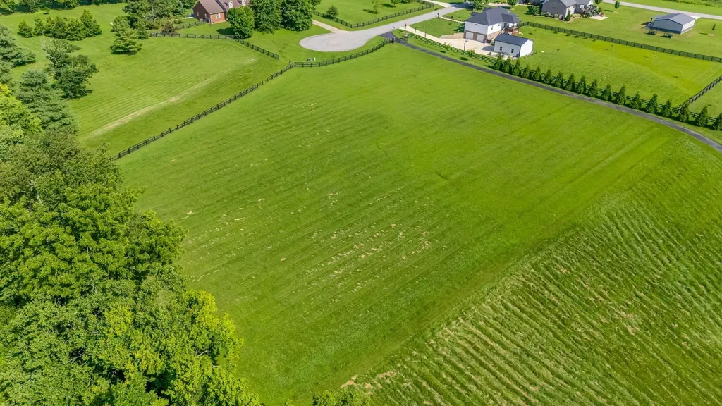 515 Woodridge Drive Lancaster KY 40444