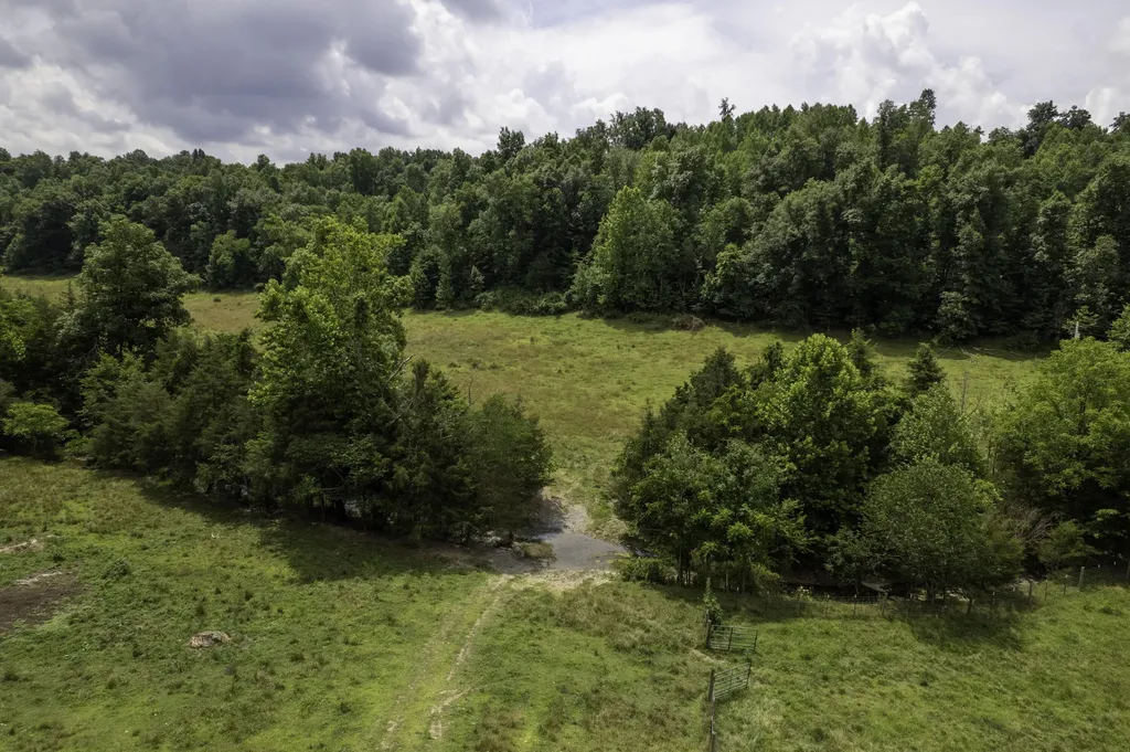 2000 2000 Gosser Ridge Road Liberty KY 42539